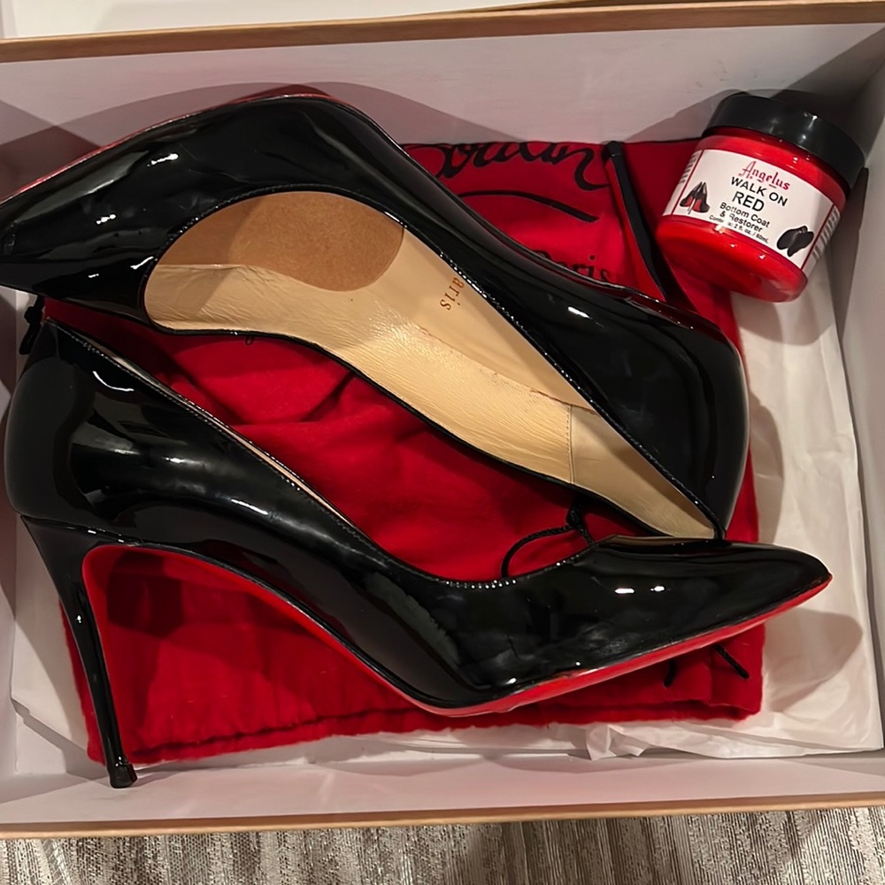 LOUBOUTINS